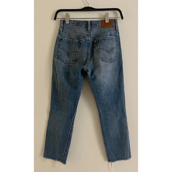 Levis White Oak Cone Denim 501 Short Distressed Denim Button Fly Jeans Size 26 - Picture 2 of 9